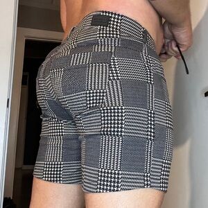 Gigo Shorts size L. Brand new.